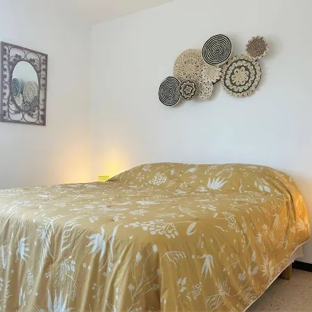 Renove 3 Pieces, Terrasse, Parking Et Climatisation, Proche Centre Et Au Lavandou - Fr-1-251-513 Apartment Le Lavandou
